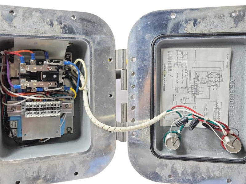 EGL Crouse Hinds EGL210-J1-J3 Hazardous Location Ground Indicator Q_