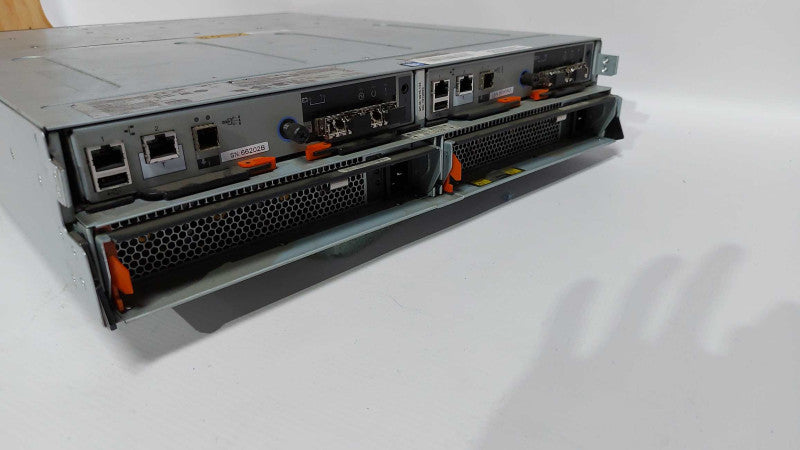 IBM Storwize V5000 Array 2x Nodes 01AC370 - READ Q#