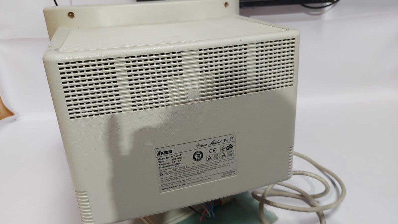 Iyama Vision Master pro 17 vintage 17\\" CRT Monitor white / includes VGA #
