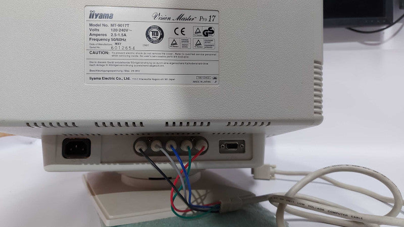 Iyama Vision Master pro 17 vintage 17\\" CRT Monitor white / includes VGA #