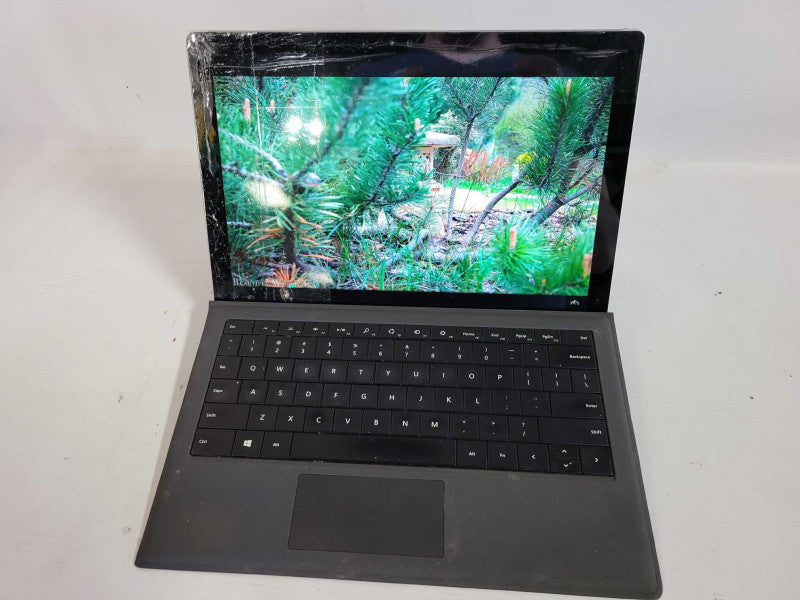 Microsoft Surface Pro 4 (1724) - i5-6300U, 8GB RAM, 256GB SSD - READ