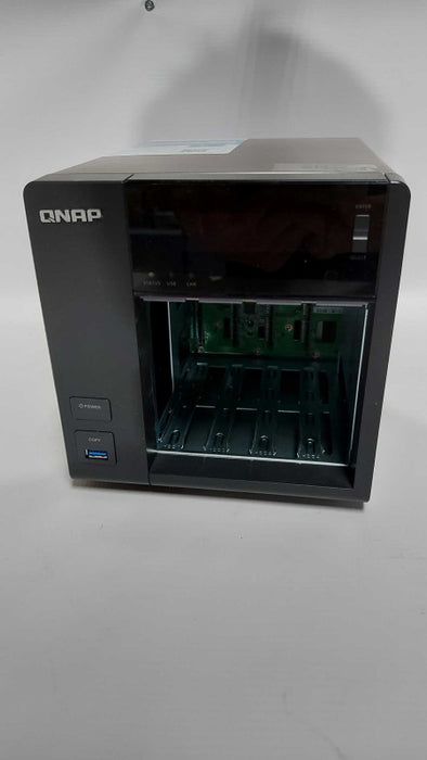 QNAP TS-453 Pro NAS - READ BELOW #