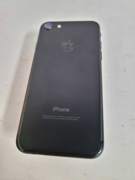 Apple iPhone 7 32GB (A1778) - READ