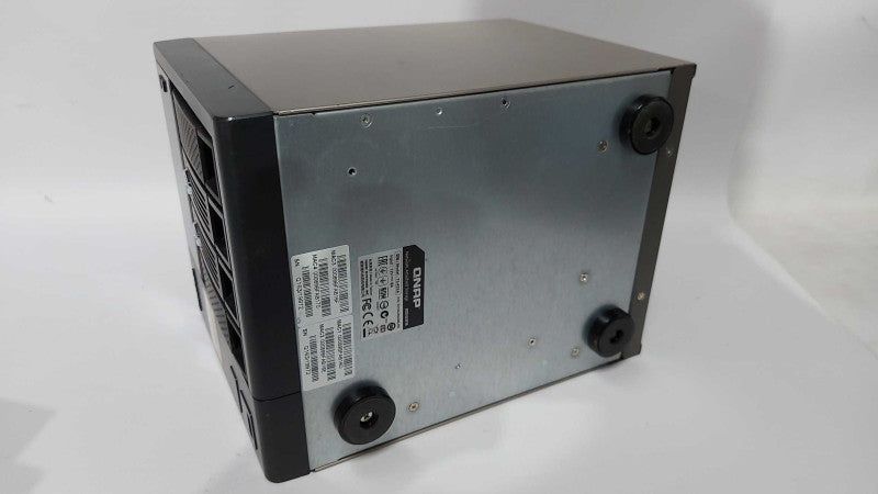 QNAP TS-453A NAS server - 4x 3TB drives - READ #