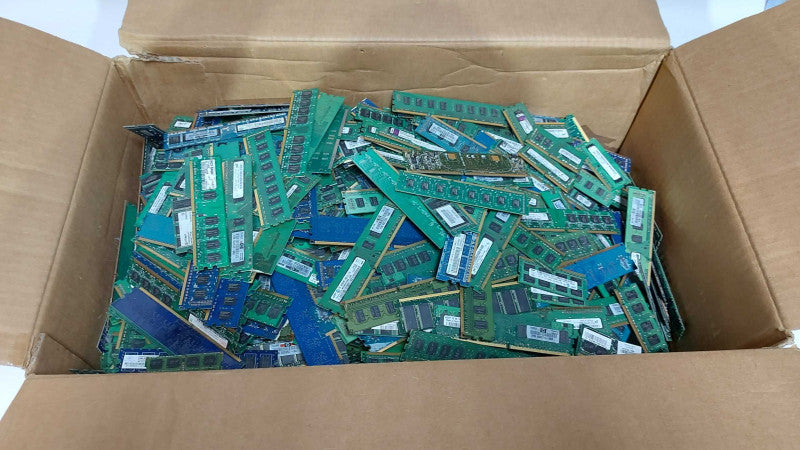 Box of SCRAP NON-HEATSINK Ram - 14Kg / 30.86 lb / read #