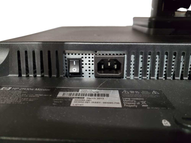 HP ZR30w 30\\" Monitor 2560x1600 DP & DVI-I w/ Stand **READ @