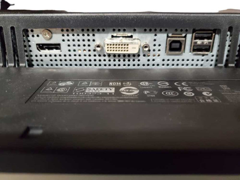 HP ZR30w 30\\" Monitor 2560x1600 DP & DVI-I w/ Stand **READ @