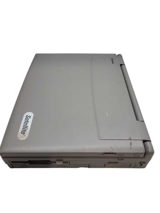 Vintage Toshiba Satellite 330CDS Pentium Vintage Laptop &