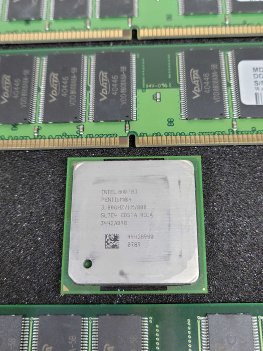 Intel Pentium 4 HT (3.00Ghz/1M/800) + 2GB DDR-400 RAM