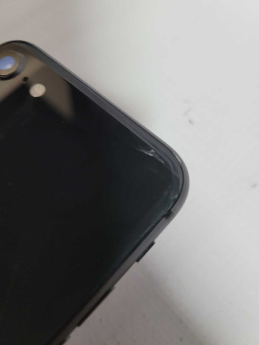 Apple iPhone 8 64GB (A1905) -READ