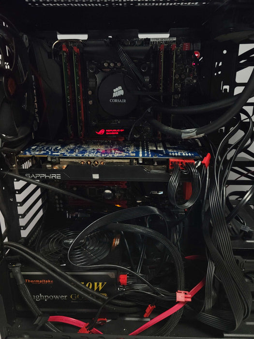 Intel Core i7-5960X | 32GB DDR4 | Radeon R9 280X 3GB | Water Cooling