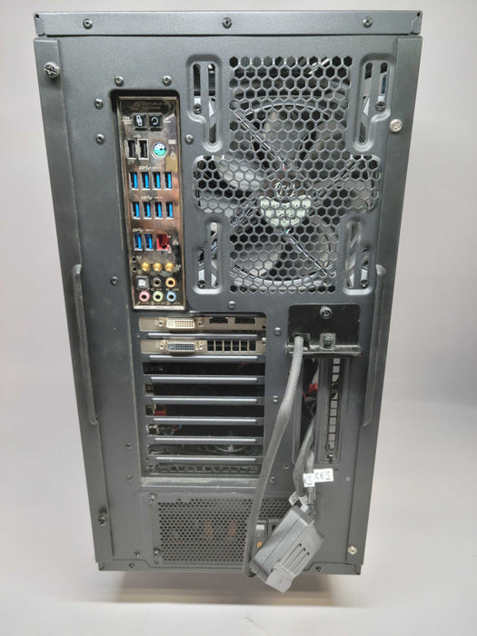 Intel Core i7-5960X | 32GB DDR4 | Radeon R9 280X 3GB | Water Cooling