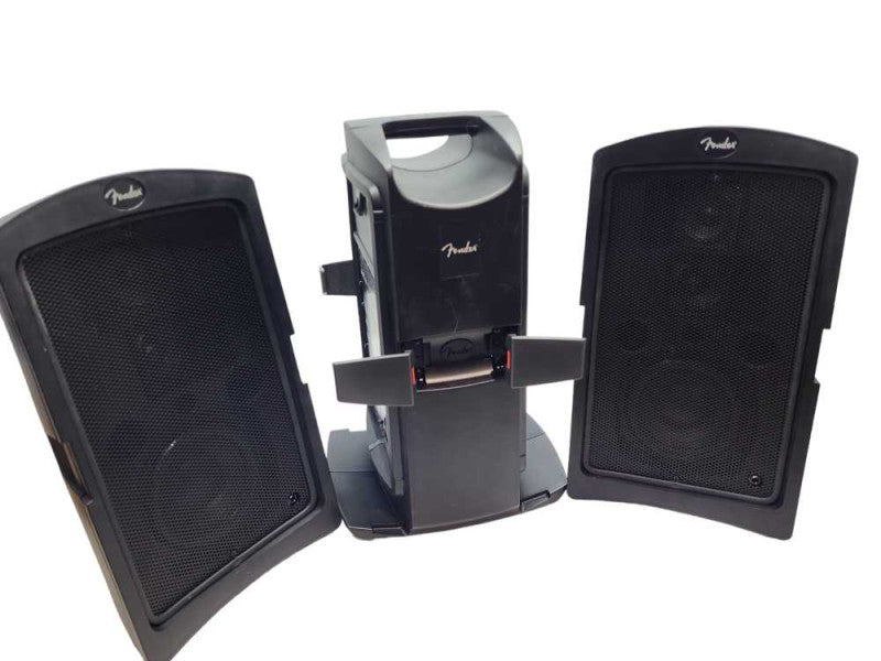 Fender Passport Conference  PA system PR844 with Stands &
