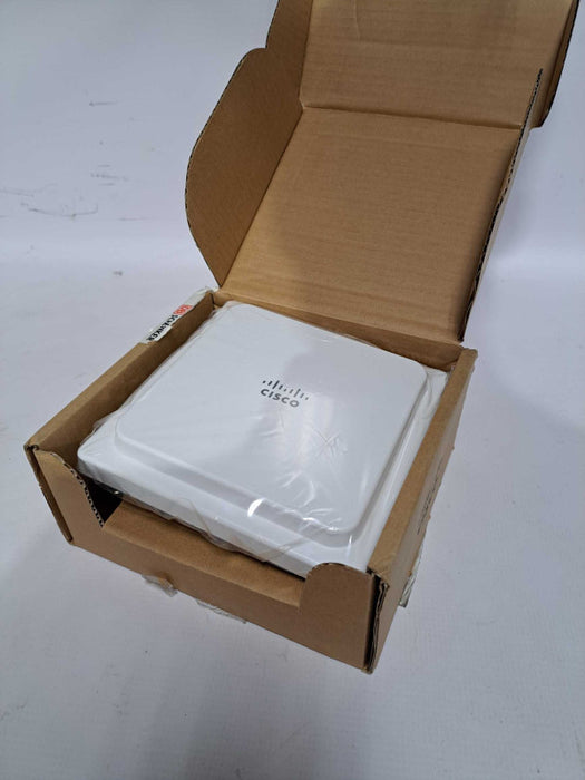 New Cisco Aironet Antenna AIR-ANT2524V4C-R Q#