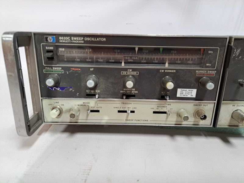 Vintage HP 8620C SWEEP OSCILLATOR W/ 86260A-H89 RF PlugIn #