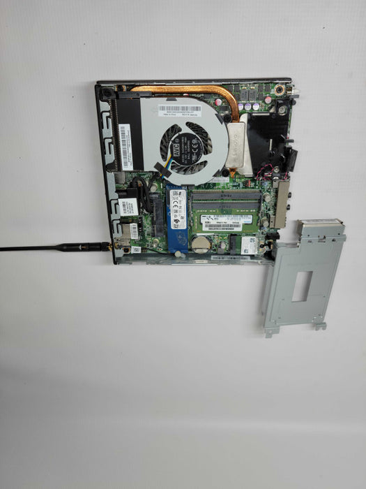 Lenovo ThinkCentre M715q - AMD Pro A12-9800e R7 | 8GB | 256GB NVMe + PWR ADPT