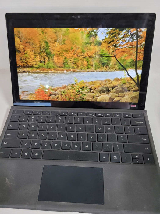 Microsoft Surface Pro 4 - i5-6300U, 8GB RAM, 256GB SSD