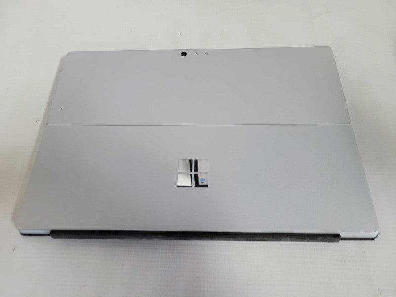 Microsoft Surface Pro 4 - i5-6300U, 8GB RAM, 256GB SSD