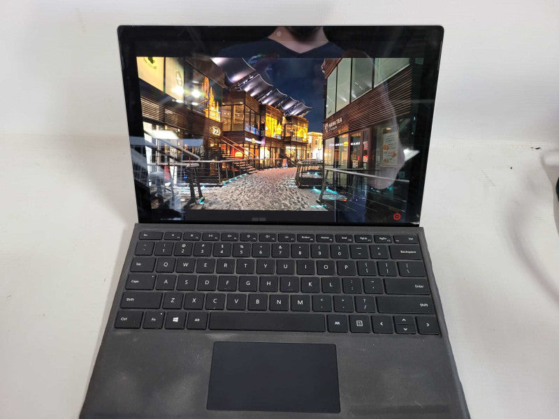 Microsoft Pro 5 (1807) - i5-7300U, 8GB RAM, 256GB SSD