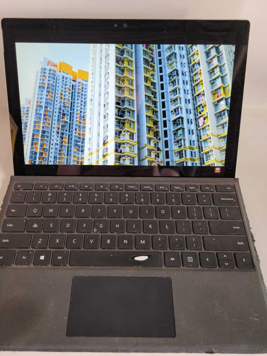 Microsoft Surface Pro 4 - i5-6300U, 8GB RAM, 256GB