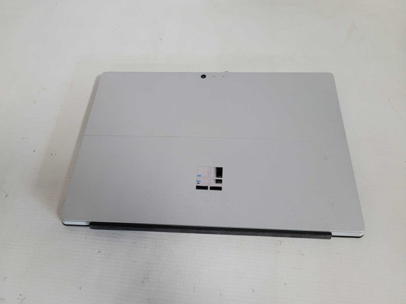 Microsoft Surface Pro 4 - i5-6300U, 8GB RAM, 256GB SSD - READ