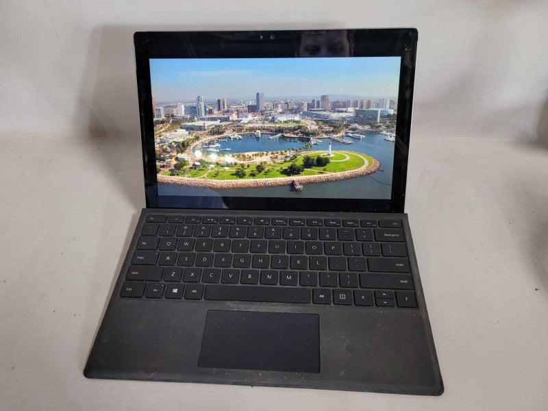 Microsoft Surface Pro 4 - i5-6300U, 4GB RAM, 128GB SSD