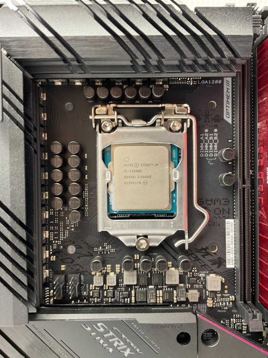 ROG Strix X590-E Gaming WiFi Intel Core i9-11900K CPU 16GB CORSAIR 3000MHz  -