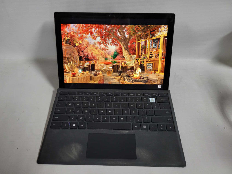 Microsoft Surface Pro 4 - i5-6300U, 8GB RAM, 256GB SSD - READ