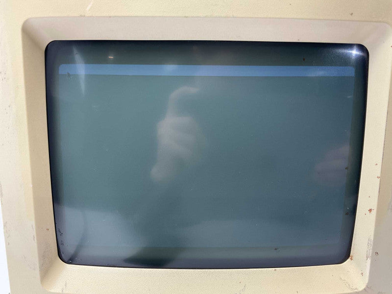 Macintosh Classic ii Model M4150 READ  -