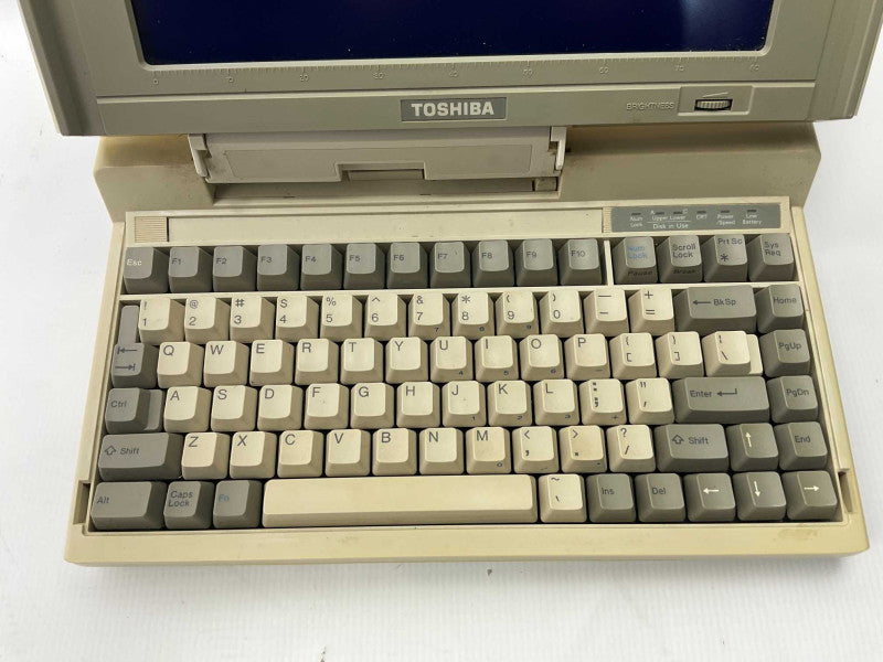 TOSHIBA 1200 SYSTEM UNIT MODEL: PA7048U CW VI -