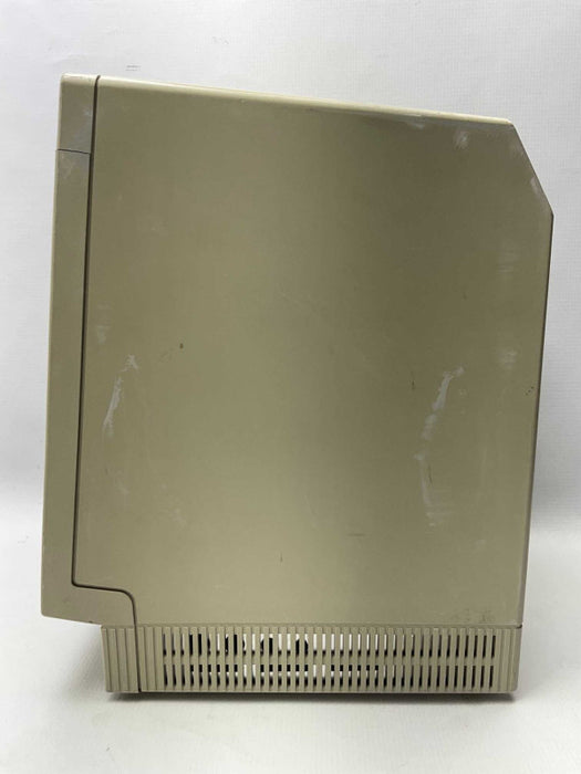 Apple Macintosh SE/30 1Mbyte RAM, 800K Drive, 20SC Hard Disk Model: M5011 -