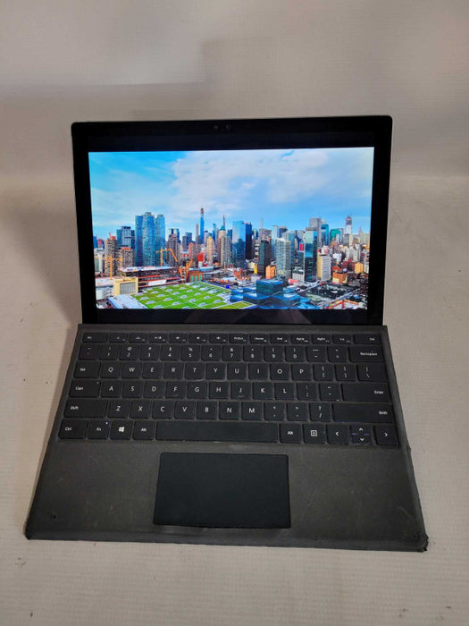 Microsoft Surface Pro 4 - i5-6300U, 8GB RAM, 256GB SSD