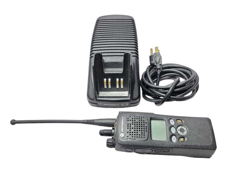 Motorola XTS 2500 H46UCF9PW6BN Digital Radio with Charging Cradle, READ _
