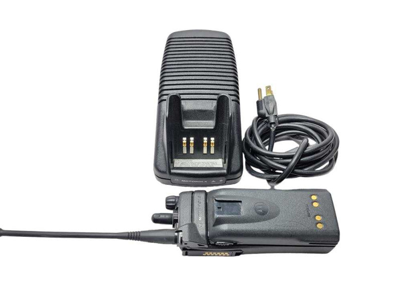 Motorola XTS 2500 H46UCF9PW6BN Digital Radio with Charging Cradle, READ _