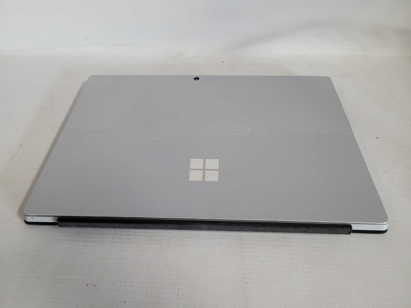 Microsoft Surface Pro 4 - i5-6300U, 8GB RAM, 256GB SSD - READ