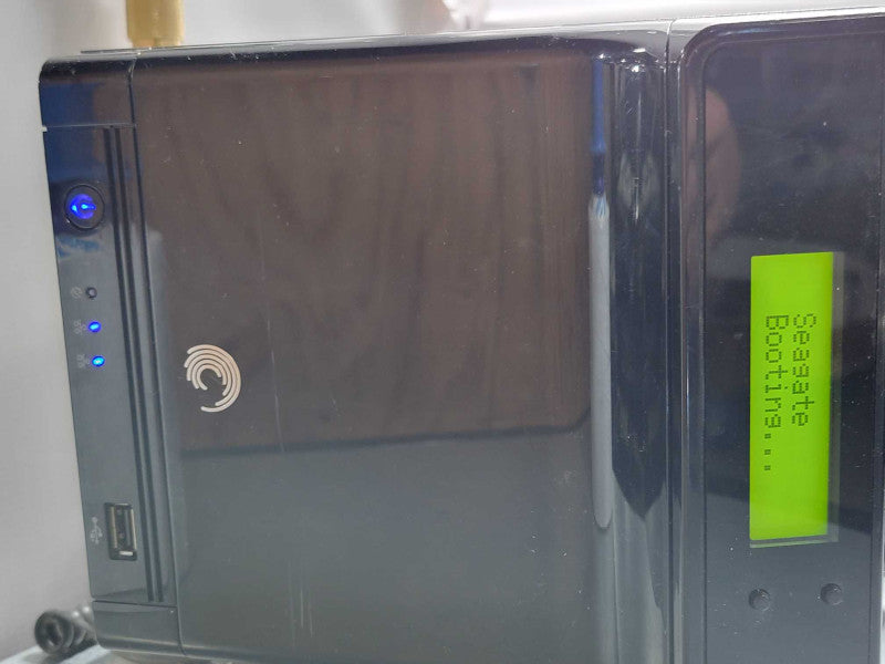 Seagate BlackArmor 440/420 4-Bay NAS, with 4x HDD Trays, READ _
