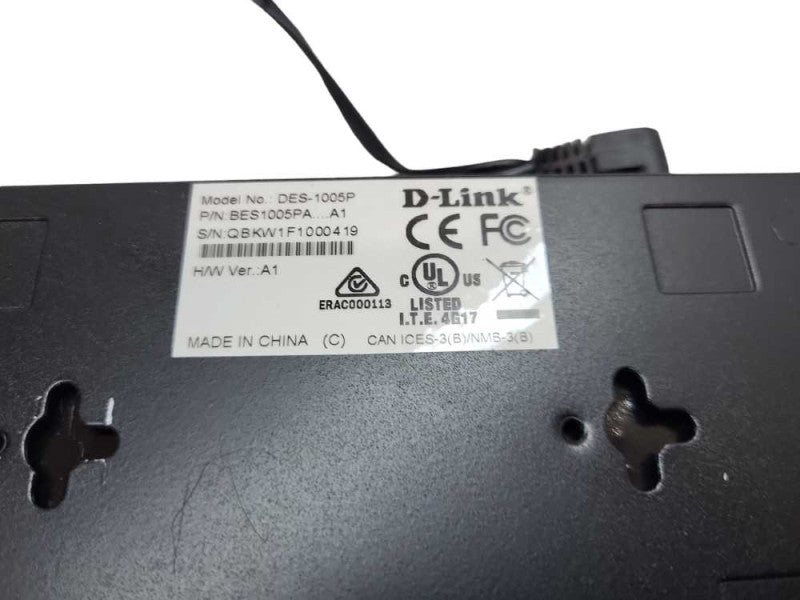 D-Link DES-1005P 5-Ports 10/100 Ethernet Network Switch w/ 1 PoE Port & Power &