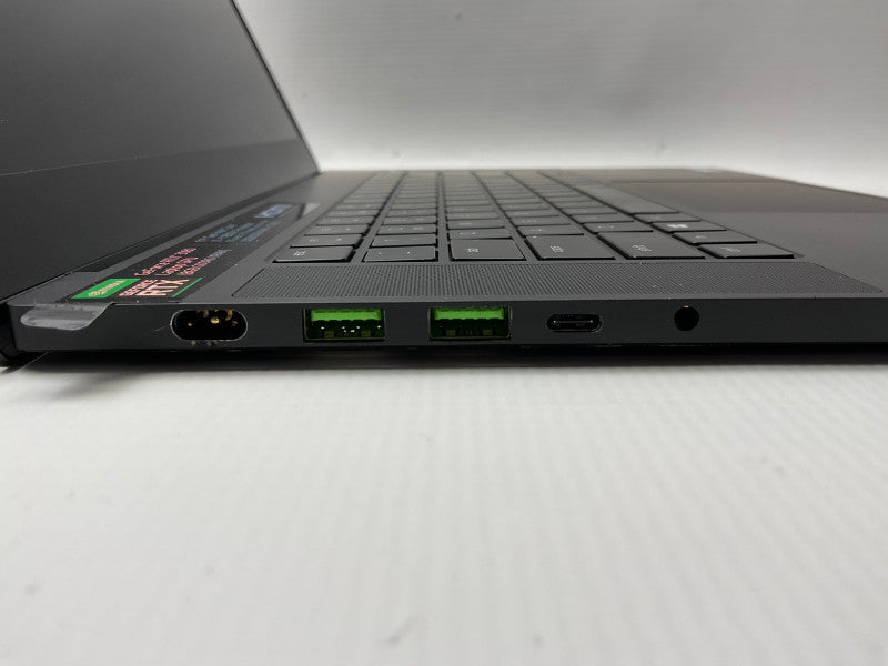 Razer Blade 15â Advanced (2021) | RZ09-0409x Intel Core i7-11800H RTX 3080 RE -