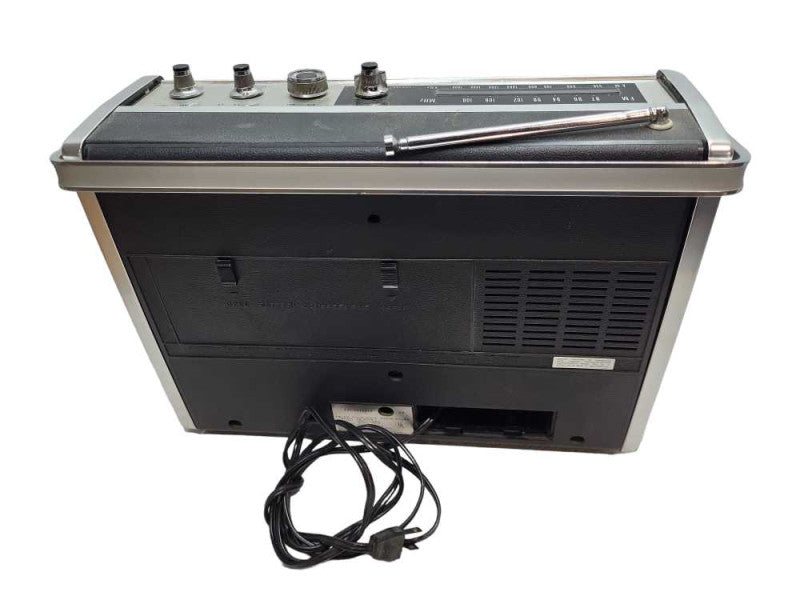 Panasonic FM-AM Solid State Radio Phono SG-610 D  &