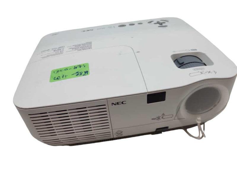 NEC NP215 DLP Home or Classroom Projector 2500 Lumens VGA &