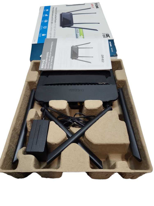 D-LINK Wireless AC1200 DIR-822 Dual Band Router with High-Gain Antennas &