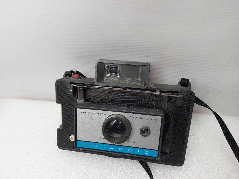 Vintage Polaroid Automatic 210 Land Camera with strap ?