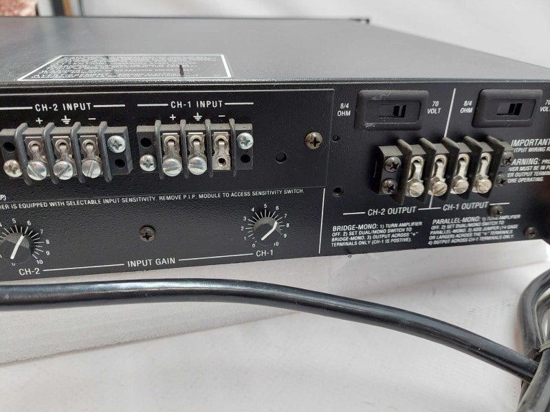 Crown COM-TECH 400 2- Channel AMP Model: comtech 400 series Rack Mountable  ?