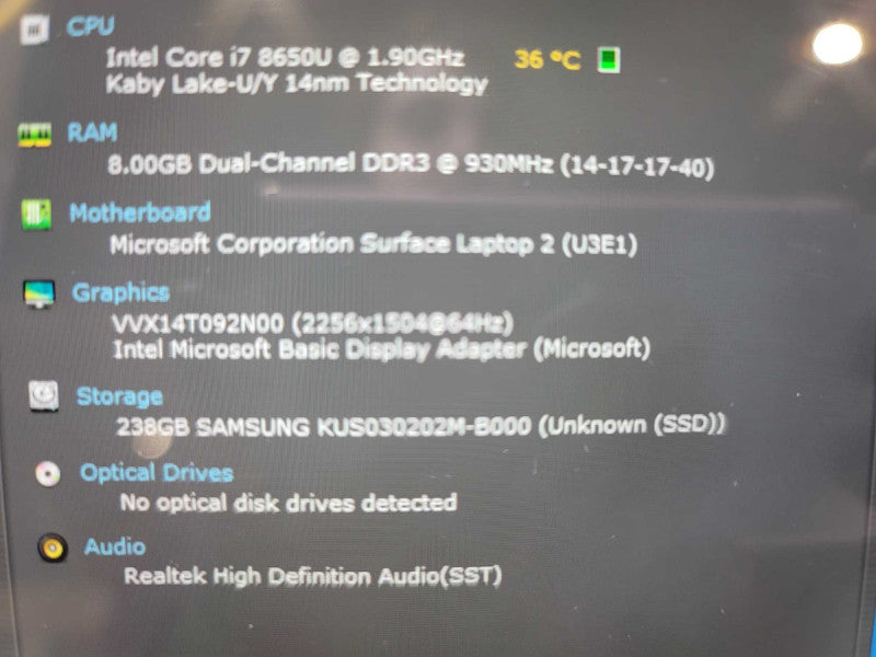 Microsoft Surface Laptop 2 i7-8650U, 8GB DDR3, 256GB SSD** read