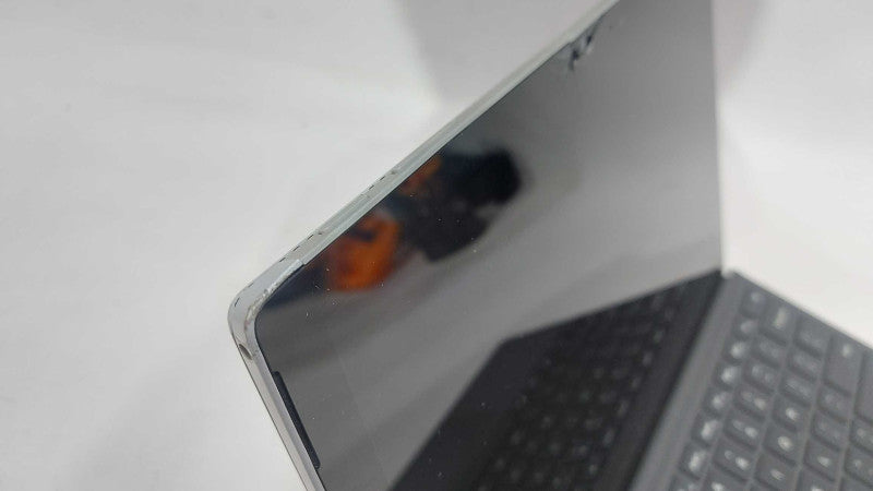 Microsoft Surface Pro 4 i5-6300U @ 2.40ghz / 4gb ram / READ #
