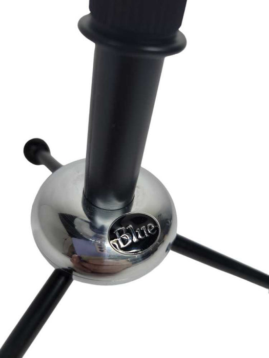 Blue Snowball Microphone + USB Cable and Stand %