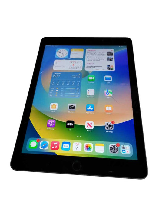 Apple iPad 6th Gen 32GB (A1893) - READ {