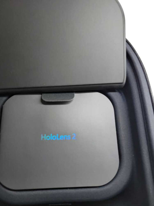 Microsoft HoloLens 2 (1855) %