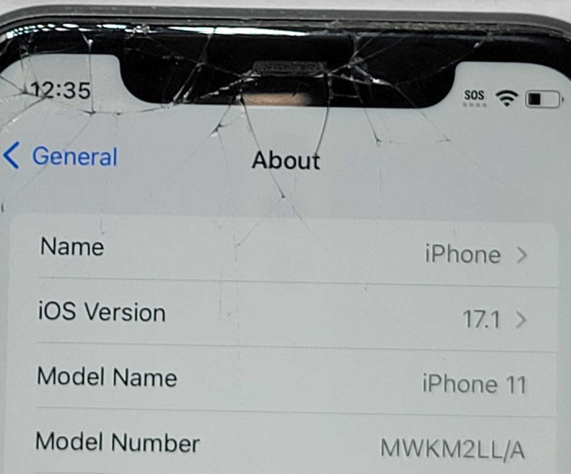 Apple iPhone 11 64GB CRACKED SCREEN, READ _