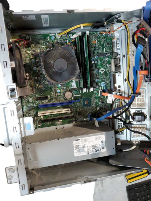 Dell OptiPlex 7050 MT Desktop Intel  i7- 7700 CPU @  3.60GHZ 8GB DDR4 NO HDD Q